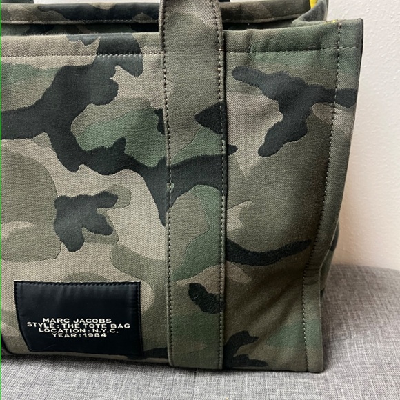 Marc Jacob’s Camo Large Tote Bag - Picture 4 of 11